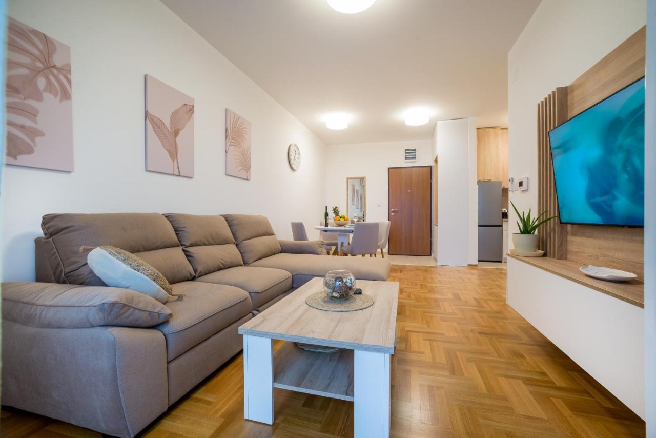 Apartment Meli *